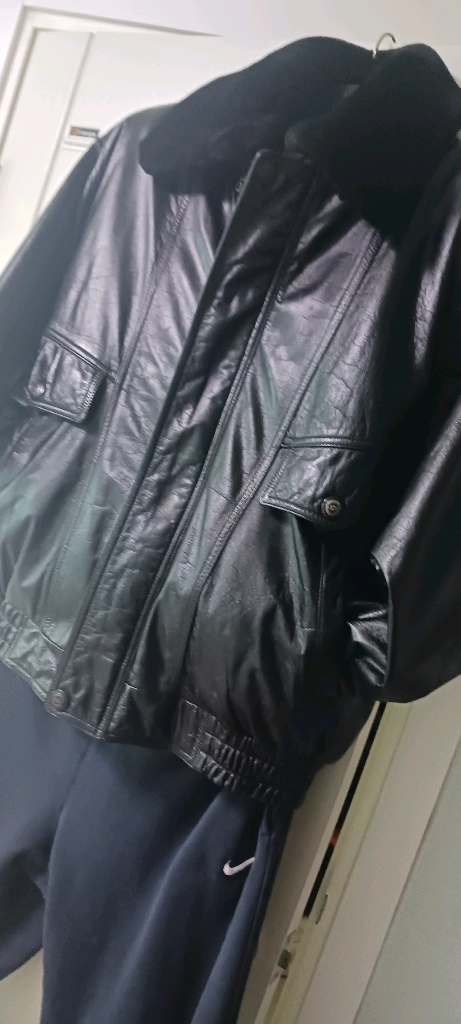 실버 패딩 점퍼 이미지