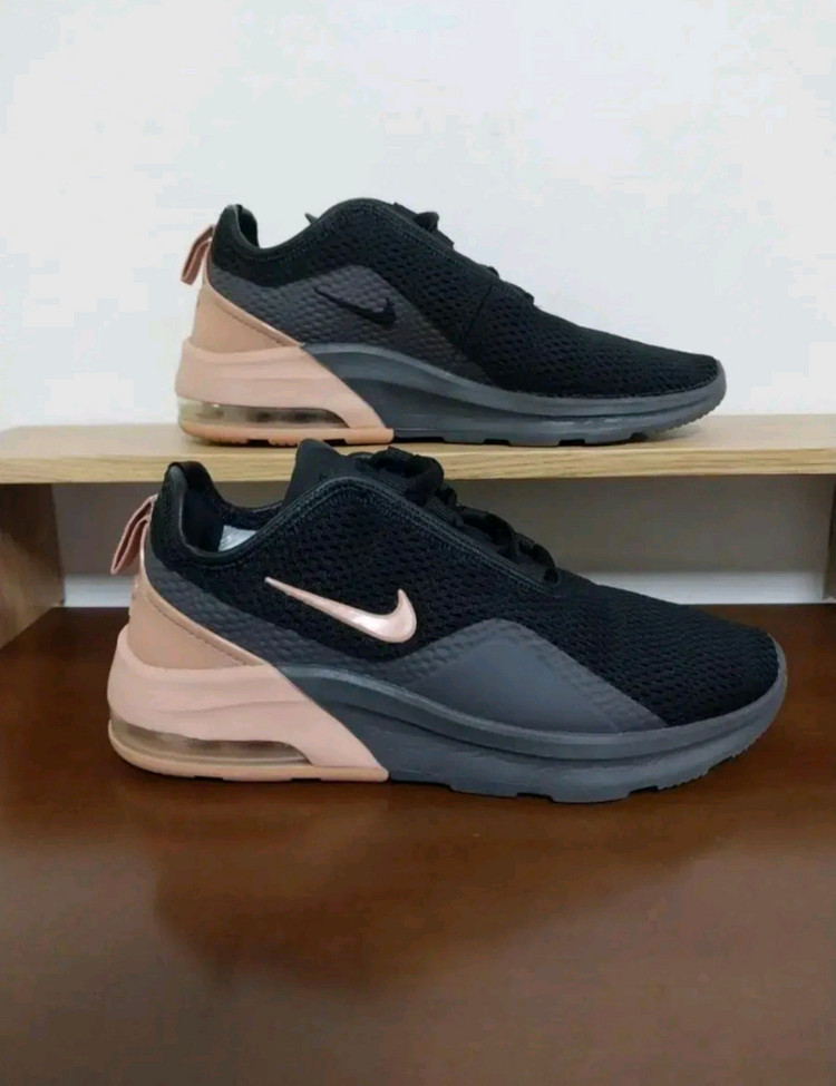 여성 나이키 에어맥스 모션2 운동화 (225) 이미지