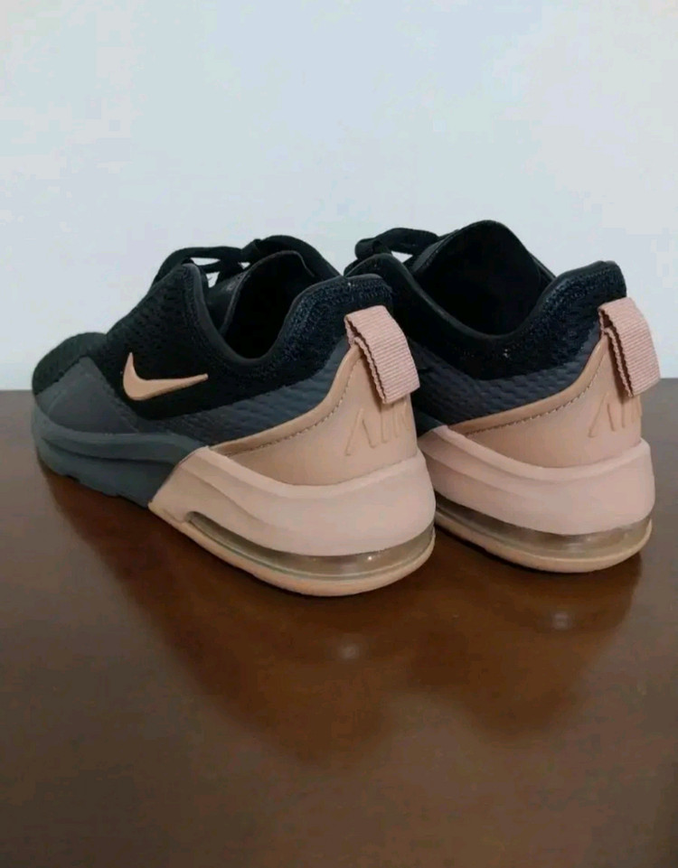 여성 나이키 에어맥스 모션2 운동화 (225) 이미지