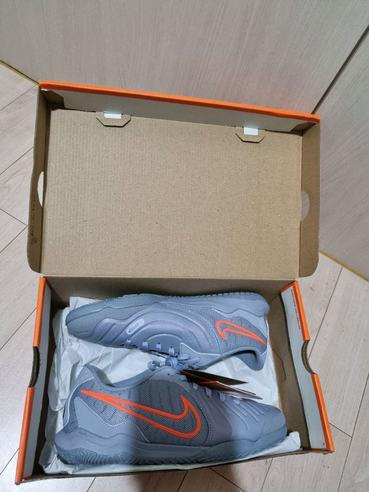 미시착새상품)) 나이키 티엠포 레전드10 축구 풋살화--3