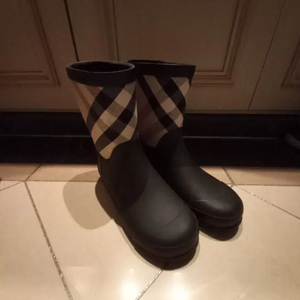 버버리 키즈 레인부츠(32)