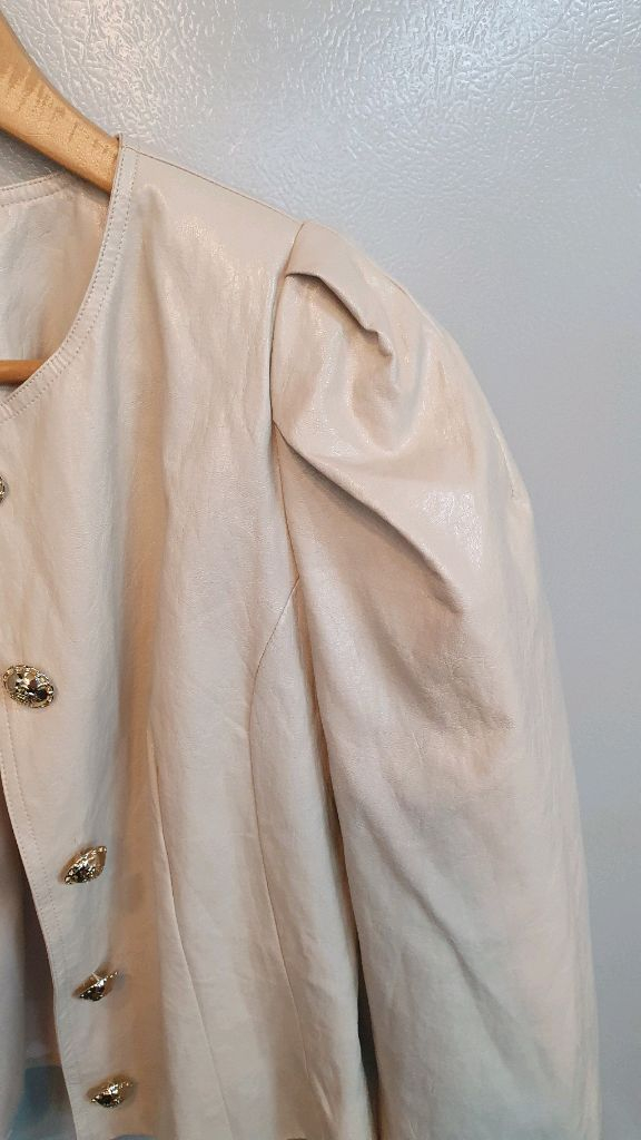 줄로그 어깨퍼프 숏레더자켓 프리가볍게입기좋아요상태깨끗좋아요--3