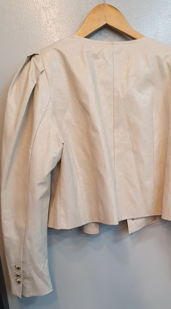 줄로그 어깨퍼프 숏레더자켓 프리가볍게입기좋아요상태깨끗좋아요--8