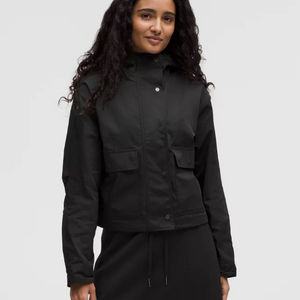 (새제품) 룰루레몬 크롭 유틸리티 윈드브레이커 블랙 S