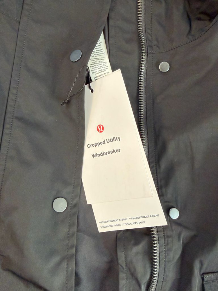 (새제품) 룰루레몬 크롭 유틸리티 윈드브레이커 블랙 S--2