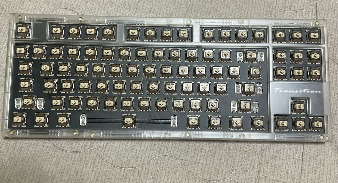 스웨그키 swagkey 트랜지션라이트 he (transitionlite he) 자석축 래피드트리거 키보드 팝니다--1