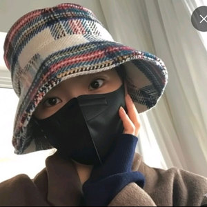 모데스트 무드 잉글랜드 체크 버킷햇