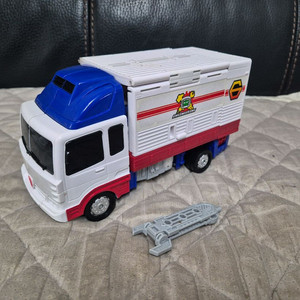 헬로카봇 변신로봇 아이언트 장난감(크루 6개/무기포함)