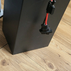 타이탄1000 스쿠터 베터리 + 충전기