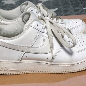 나이키 에어포스1 07 로우 스니커즈 화이트 (290)