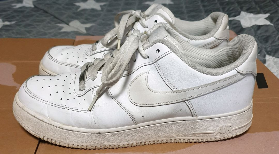 나이키 에어포스1 07 로우 스니커즈 화이트 (290)--1