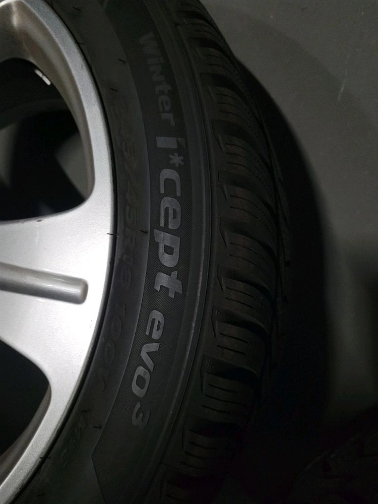 w213 e300 18인치 휠 + 윈터 아이셉트 에보3 245 45 18 / cle 장착가능 / 벤츠윈터타이어 이미지