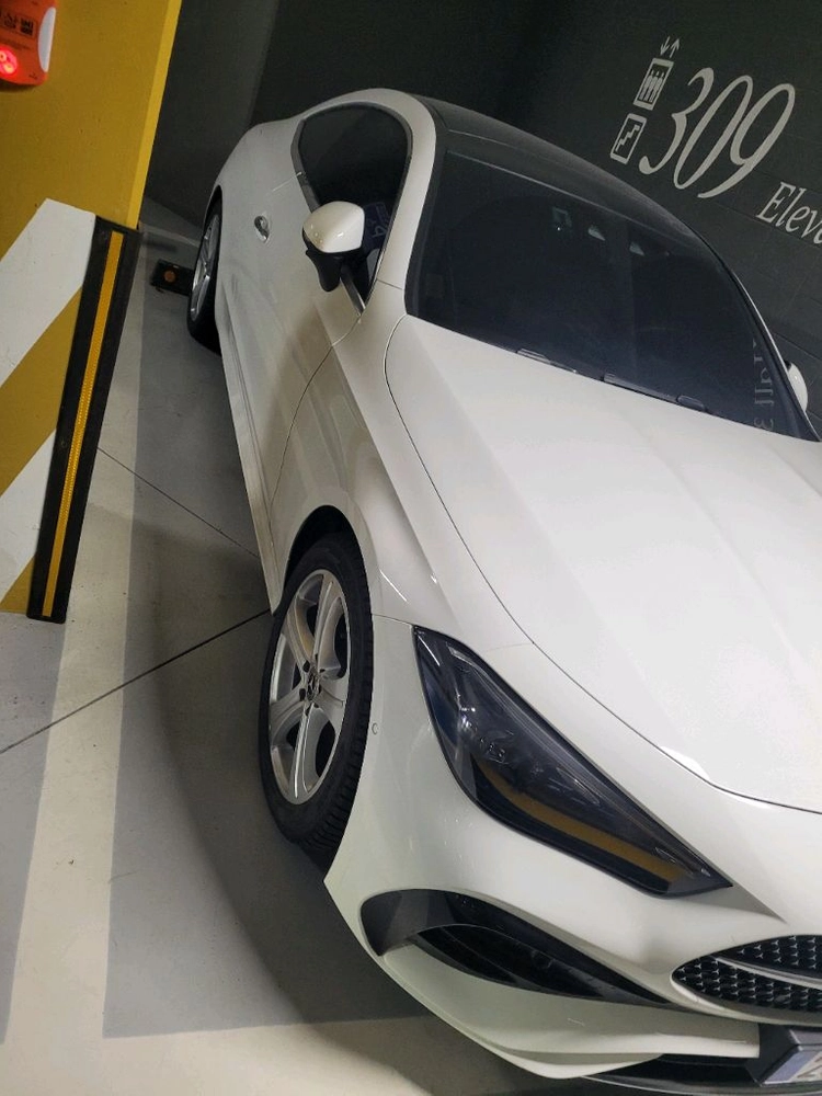 w213 e300 18인치 휠 + 윈터 아이셉트 에보3 245 45 18 / cle 장착가능 / 벤츠윈터타이어 이미지