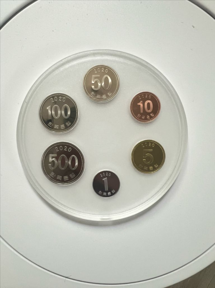 한국은행 70주년 기념주화--1