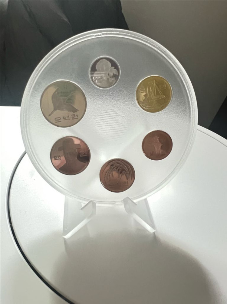 한국은행 70주년 기념주화--2