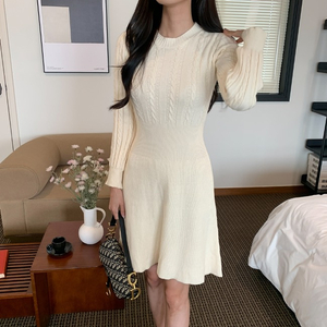 [새상품] 가을 버니 꽈배기 니트 미니 원피스