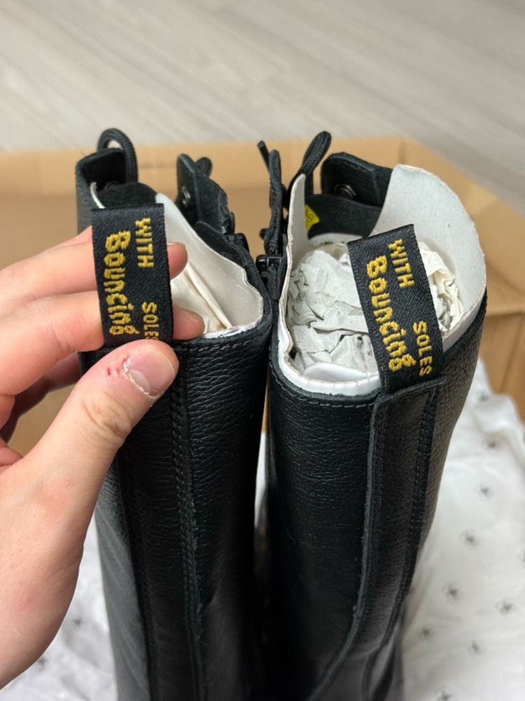 닥터마틴 1B60 이미지