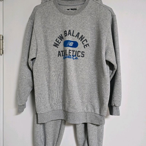 뉴발란스키즈 기모 상하복 트레이닝 세트 160사이즈 이미지
