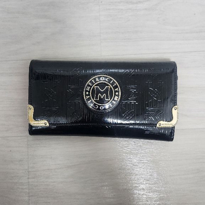 메트로시티 블랙 에나멜 장지갑