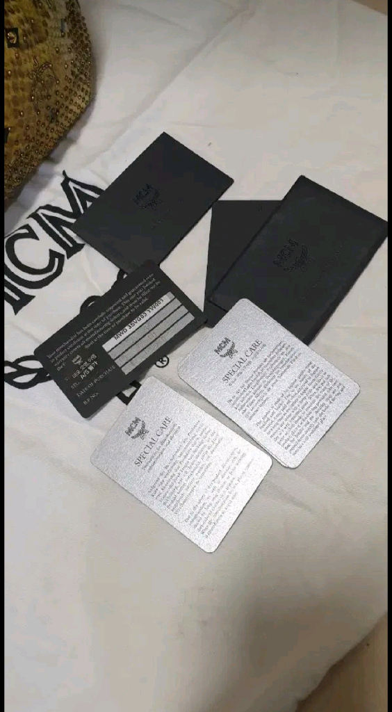 MCM 파이톤 스터드 숄더백--1