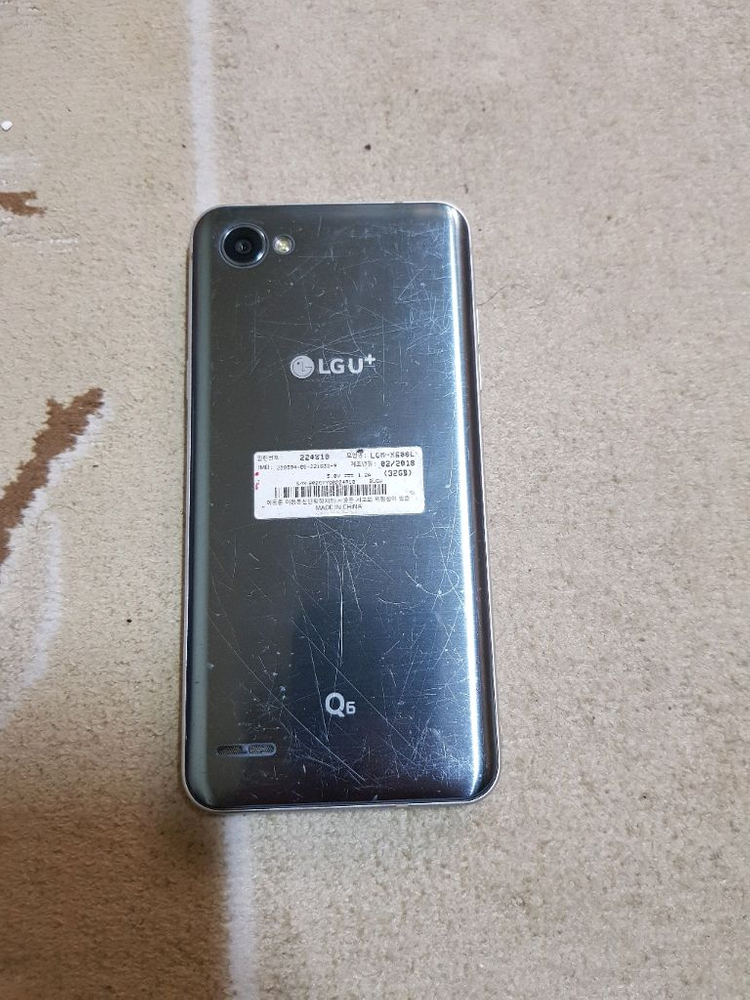 LG Q6.스마트폰--3