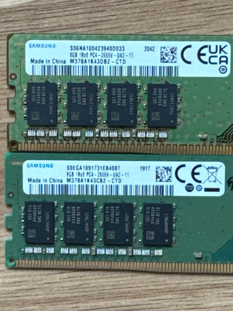 삼성 DDR4 8GB PC4-2666V 데스크탑 램 2개--1