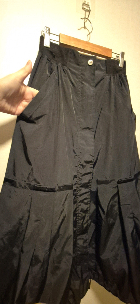 디자인굿~ 바스락 플레어 뒷밴딩 롱스커트 26~28--2