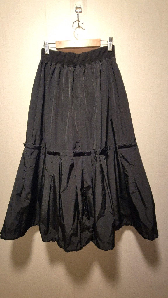 디자인굿~ 바스락 플레어 뒷밴딩 롱스커트 26~28--3