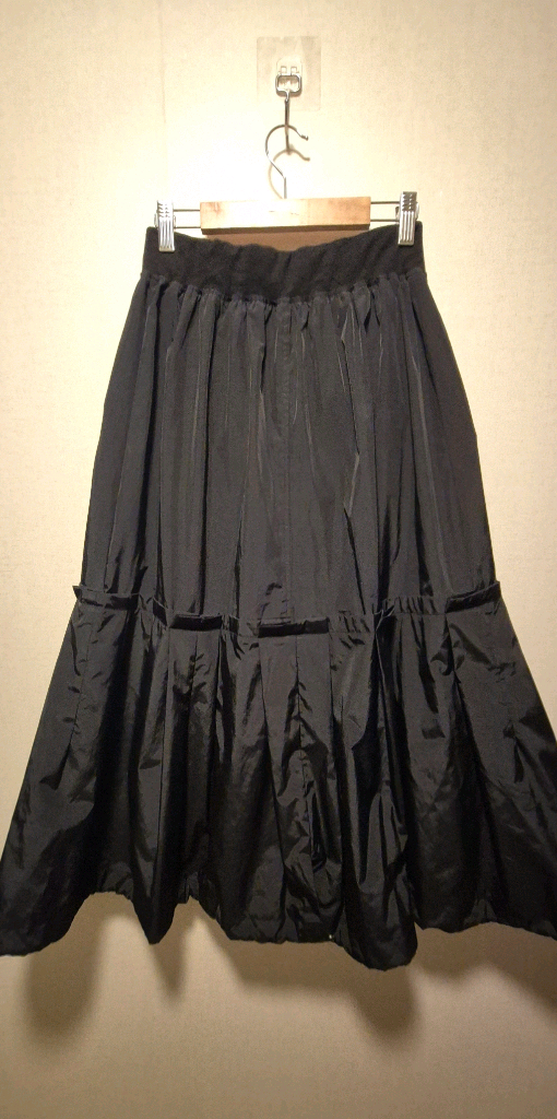 디자인굿~ 바스락 플레어 뒷밴딩 롱스커트 26~28--4