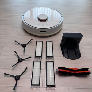 로보락 로봇청소기 2세대 세척완료 소모품 새것 있음