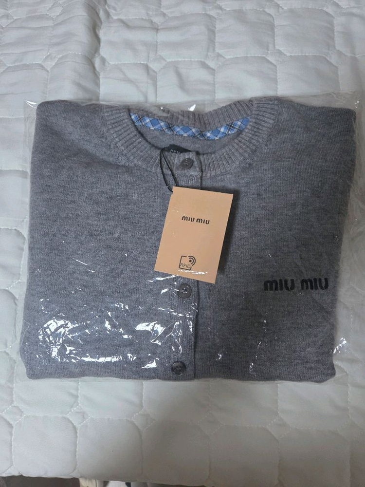 미우미우 그레이 가디건 새상품 + 미우 헤어핀--1
