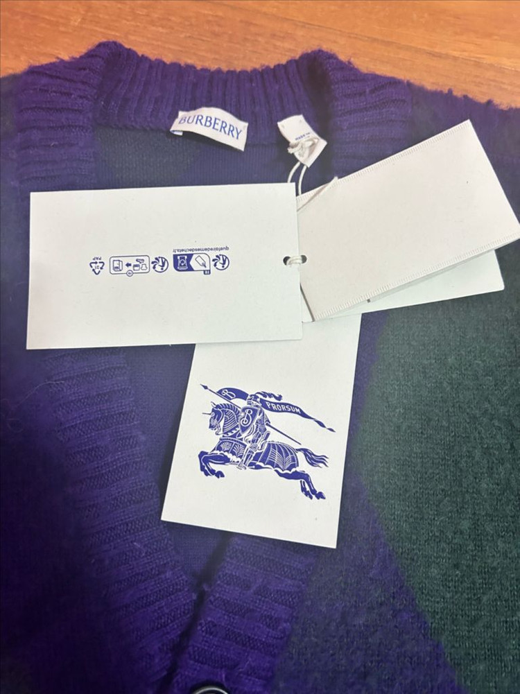버버리 아가일 가디건 m사이즈 새상품--4