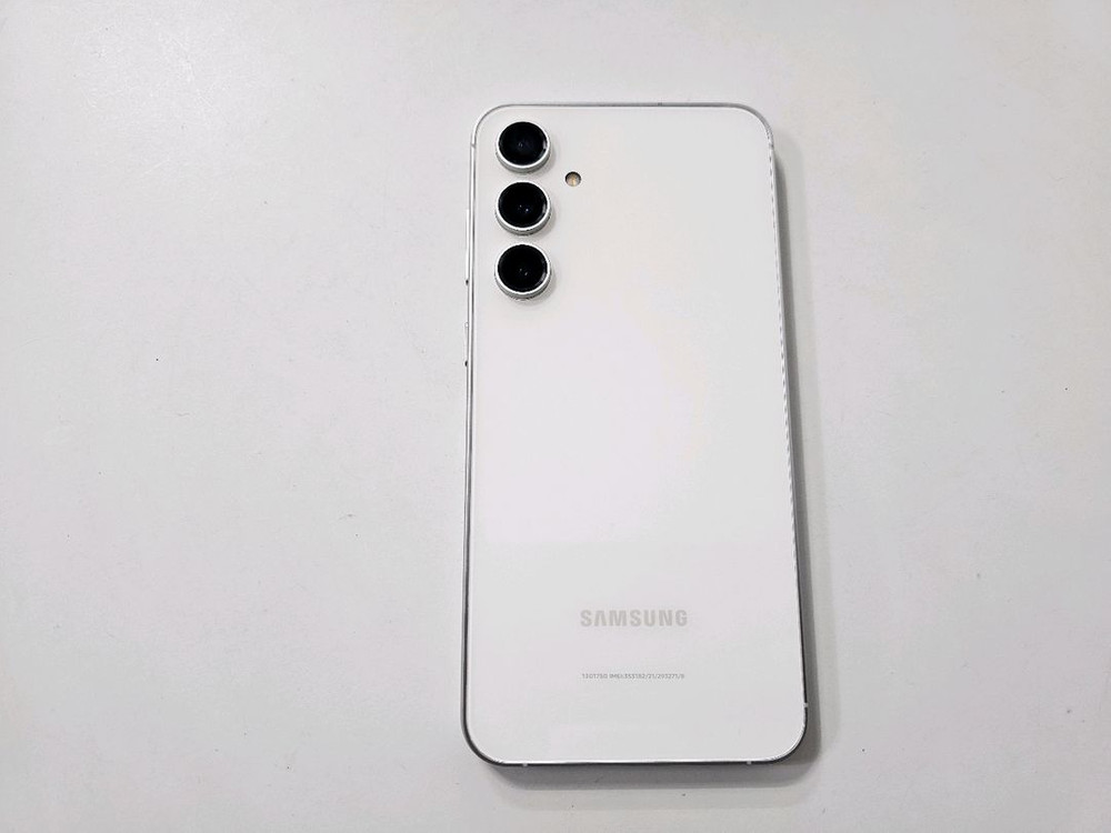 갤럭시s23fe 화이트 256G 보증기간있음 A급--0