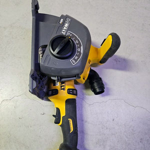 디월트 60V용 바닥 홈파기 DCG200 본체만 1회 사용 택포