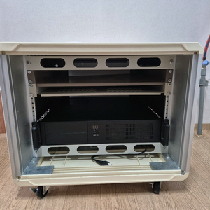 IT서버 케이스 (쿼터랙 + 2U케이스) 판매합니다