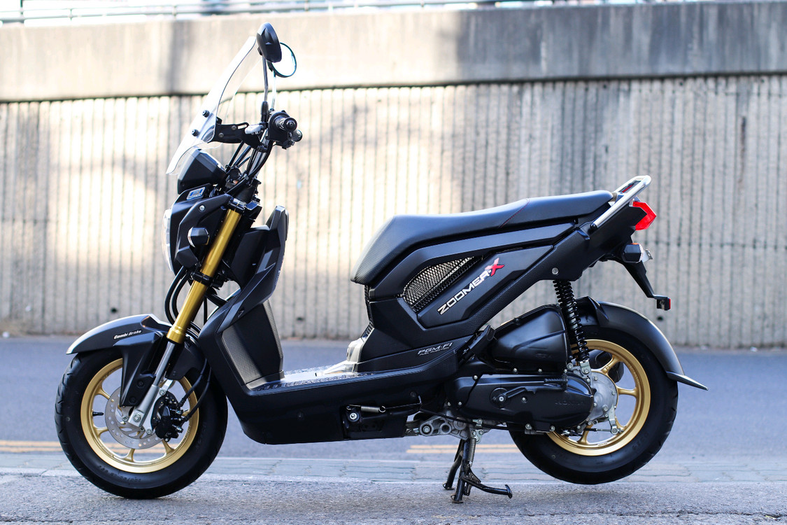 줌머x 혼다 2015년식 2500km 신차급 오토바이 스쿠터 판매합니다--3