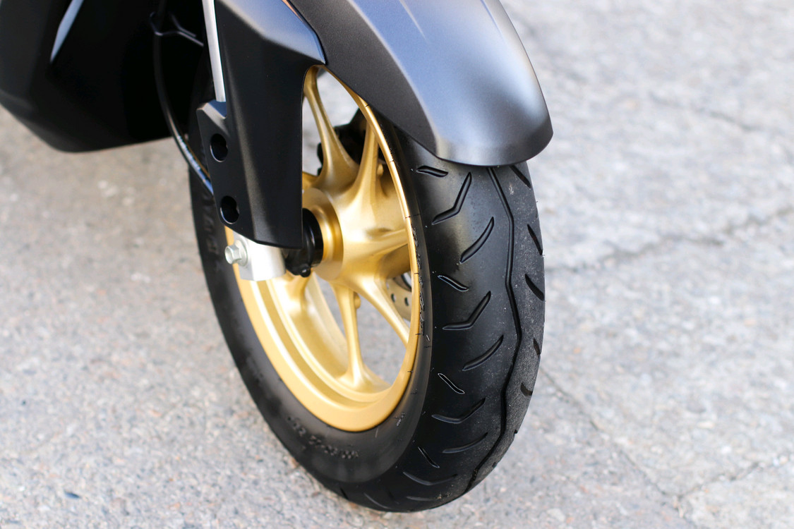 줌머x 혼다 2015년식 2500km 신차급 오토바이 스쿠터 판매합니다--8