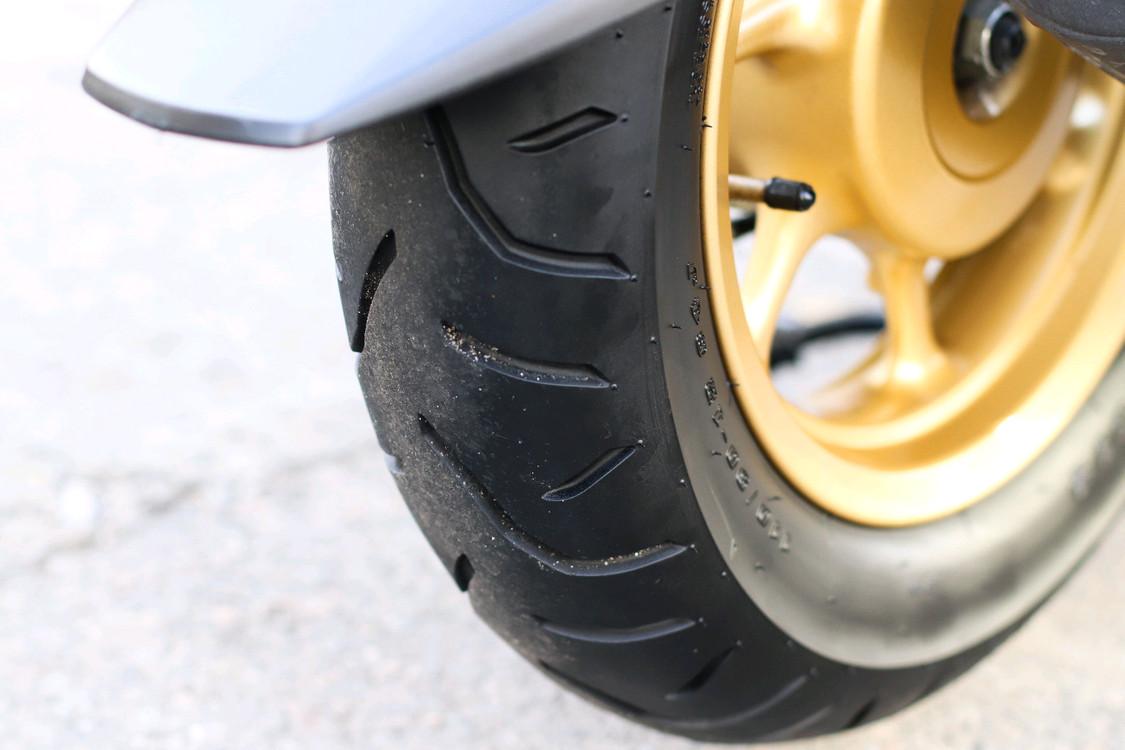 줌머x 혼다 2015년식 2500km 신차급 오토바이 스쿠터 판매합니다--9