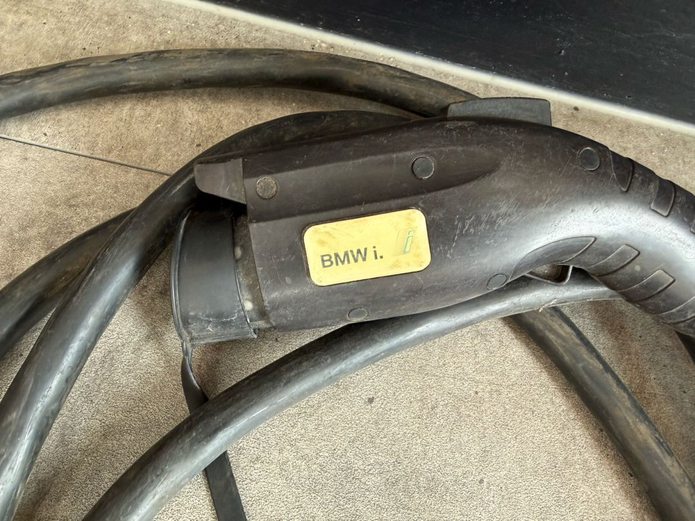 BMW i 전기차 B타입 충전 케이블 이미지
