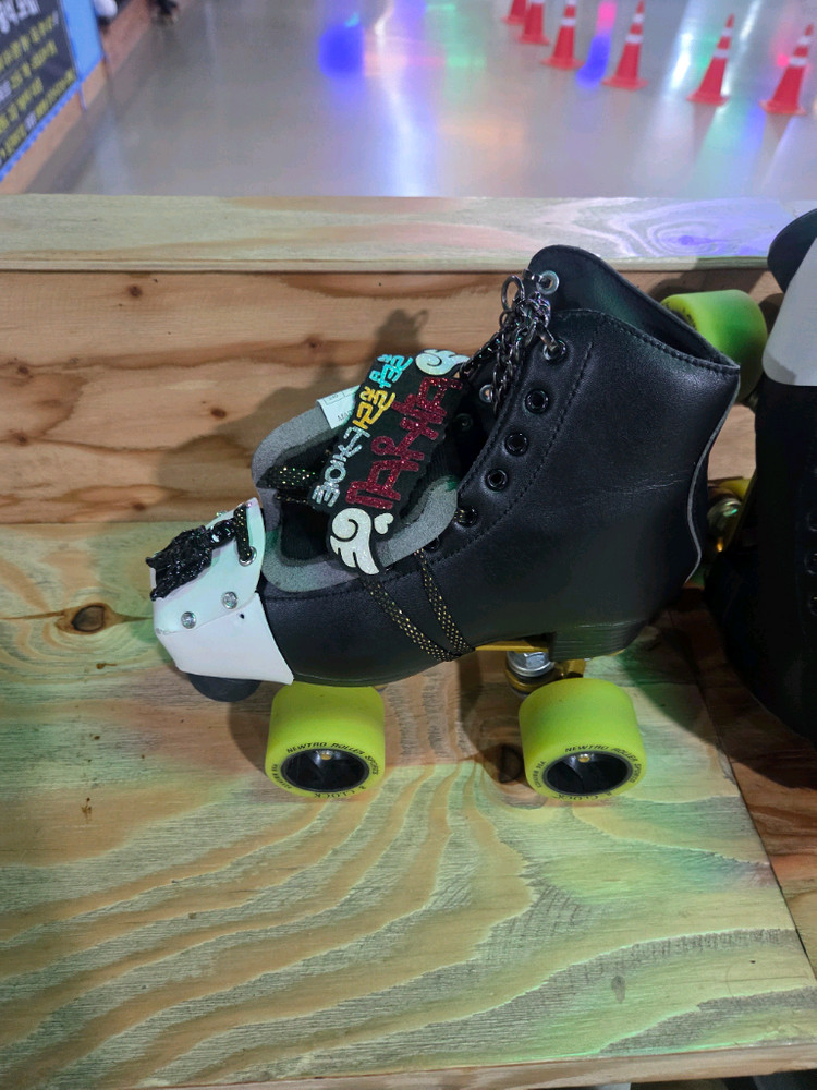 롤러스케이트부츠--2