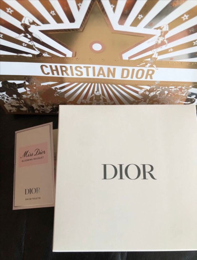 디올 뷰티 홀리데이 별파우치 택포--3