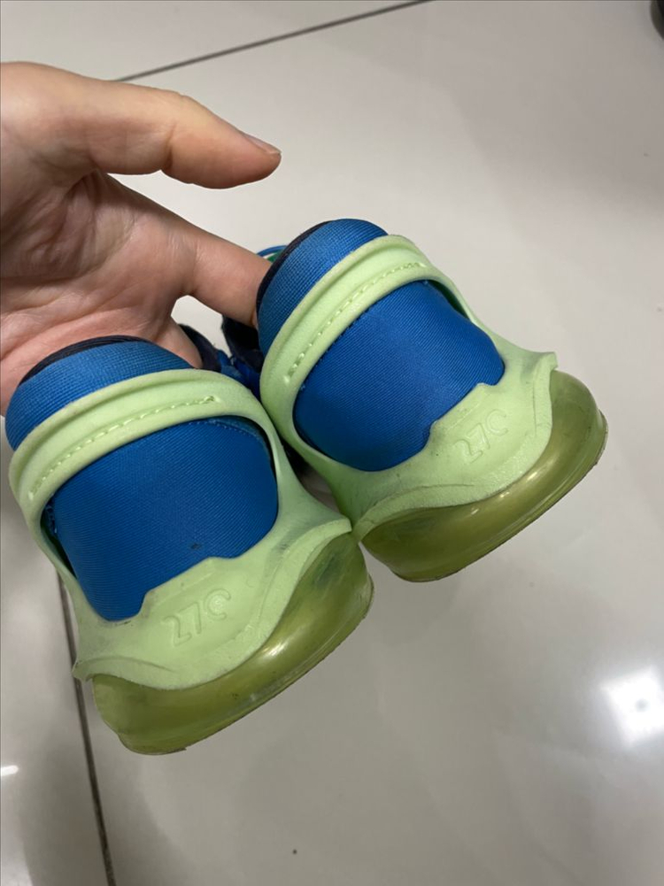 나이키 키즈 에어맥스 270 고 이지온 (190cm) 이미지