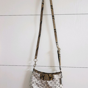 코치 미니 크로스백 이미지