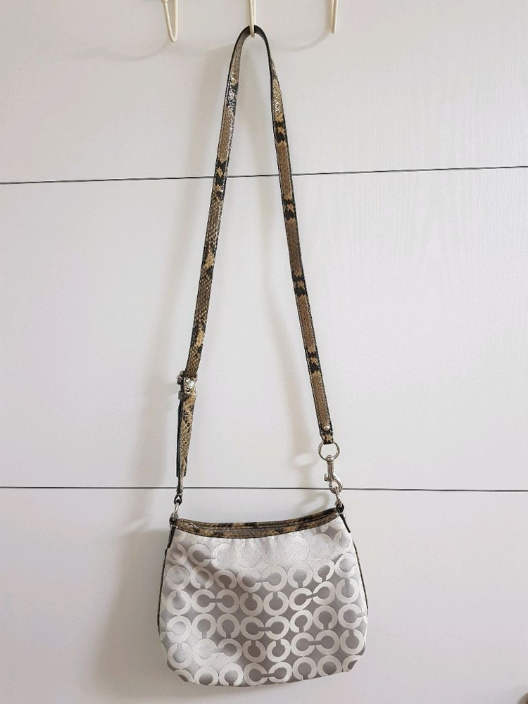 코치 미니 크로스백 이미지