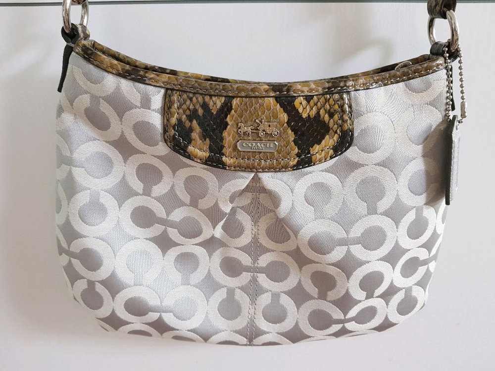 코치 미니 크로스백 이미지