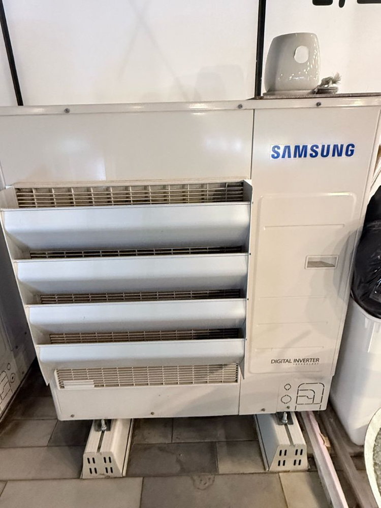 삼성 천장형 에어컨 30평대 이미지