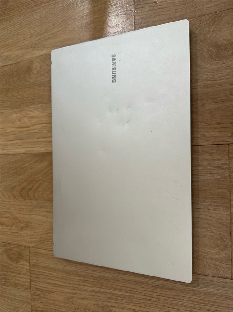 삼성 노트북 NT755XDA 21년식 i5 액정파손 부품용 17만원 판매--0