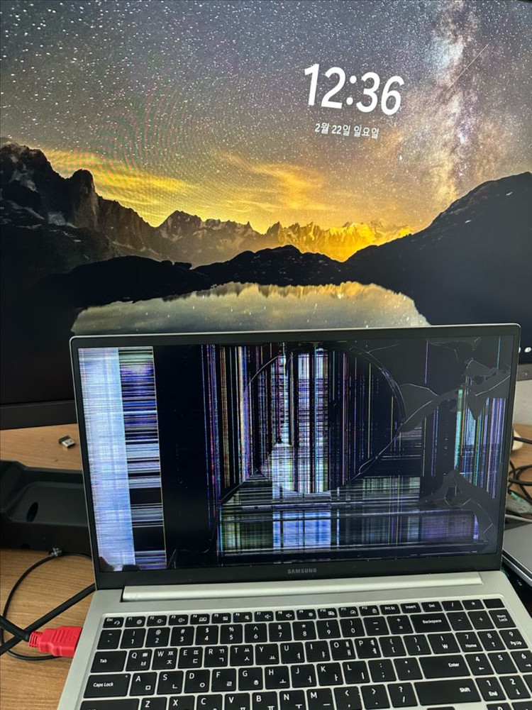 삼성 노트북 NT755XDA 21년식 i5 액정파손 부품용 17만원 판매--2