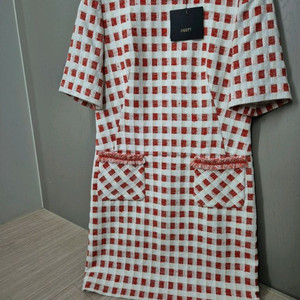 지고트 JIGOTT 원피스 택달린 새상품(55사이즈)