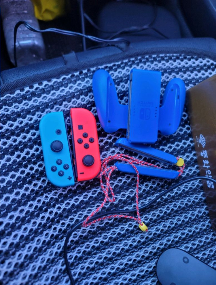 닌텐도 스위치 정품 조이콘 외 한정판 구성품 판매--2